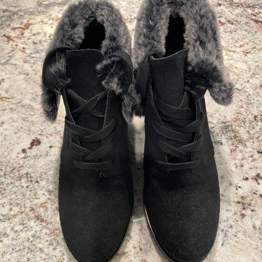 NWOT- Cole Hann wedge booties